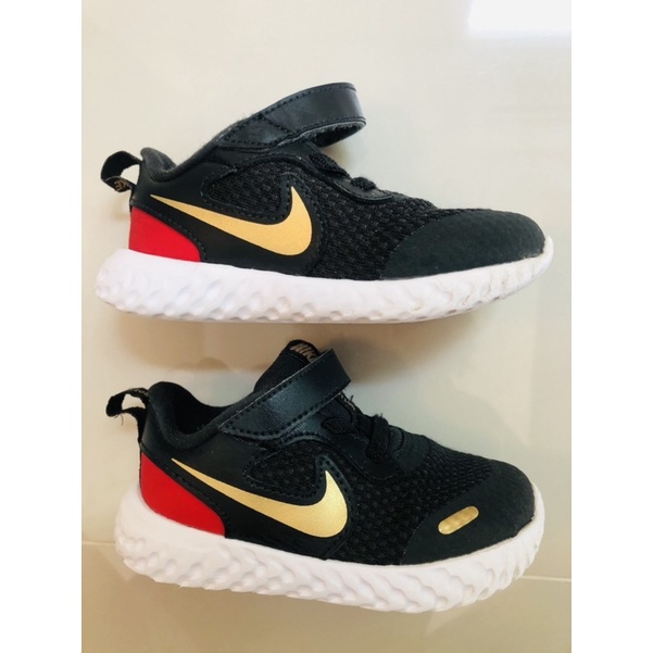 รองเท้าผ้าใบเด็ก NIKE Kids size US7 ,13 cm
