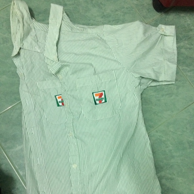 เสื้อพนักงาน 7-11