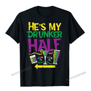 ถูกสุดๆเสื้อยืด ผ้าฝ้าย พิมพ์ลาย Hes My Drunker Half Matching Couple Girlfriend Mardi Gras สไตล์ฮาราจูกุ แฟชั่นเรโทร สํา