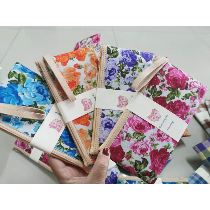 กระเป๋าปากตรงลายกุหลาบ