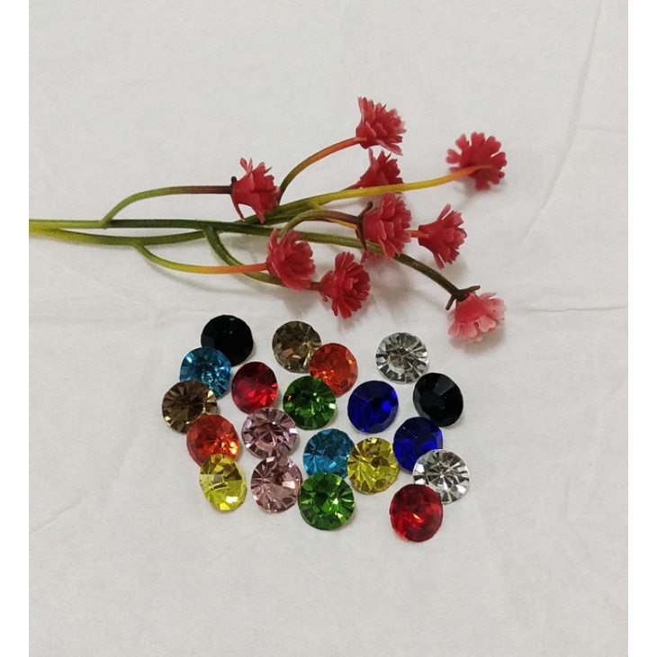 เพชรเทียม SS 38 # 7.9 mm. ไม่มีรู บรรจุ 20 เม็ด เพชรกระจกกลมก้นแหลม ขนาดเส้นผ่าศูนย์กลาง 7.9 mm.ใช้ป