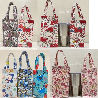 พร้อมส่ง กระเป๋าถือทรงสูง ผ้ากันน้ำ มีฐานรองแข็ง ใส่แก้ว Yeti กระป๋องน้ำ ลายชุด2