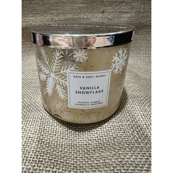 Bath and Body Works - VANILLA SNOWFLAKE 3-WICK CANDLE 3 เทียนหอม