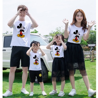 เสื้อยืดลำลอง พิมพ์ลาย Mickey Mouse Disney Theme แฟชั่นสำหรับครอบครัว