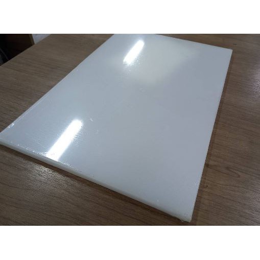 เขียงพลาสติก สีขาว สำหรับเบเกอร์รี่ Chopping Board 45X30X1.8cm. Wh HY35