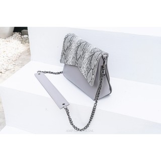 Ampak Boxchain bag สี Light gray (มี 3 สี) กระเป๋าสะพายข้าง กระเป๋าถือ  กระเป๋าหนัง ลายหนังงู Exotic ซิปข้างเปิด-ปิด ขยา