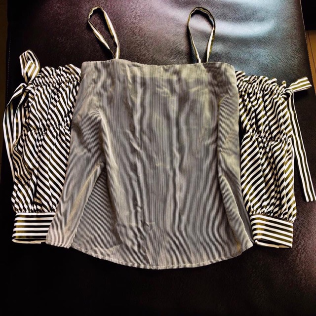 ส่งต่อเสื้อผู้หญิง ยี่ห้อ CHAPS ของแท้ size XS