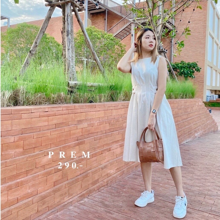 𝑴𝑶𝑴 𝑺𝒑𝒉𝒊𝒏𝒙 𝑫𝒓𝒆𝒔𝒔 • ชุดเดรสแขนกุด ความยาวพอดี มีกระเป๋าข้างนะคะ #975