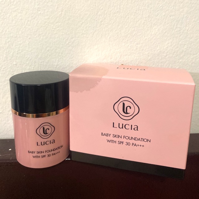 รองพื้น Lucia สีขาวเหลือง