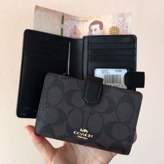 Coach กระเป๋าสตางค์สั้น