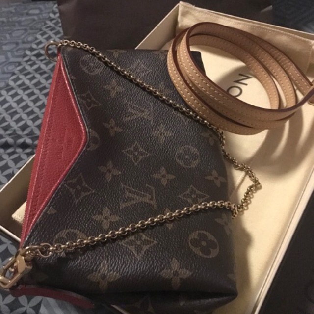 Used like new LV Pallas clutch ปี16