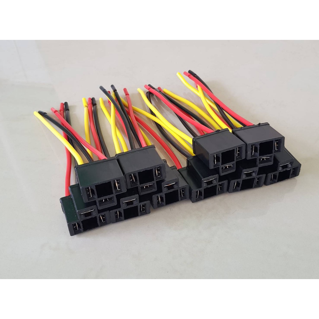 ปลั๊กไฟหน้า+สายไฟ  H4 แม๊กกาไลท์   (10ชุด)  170บาท