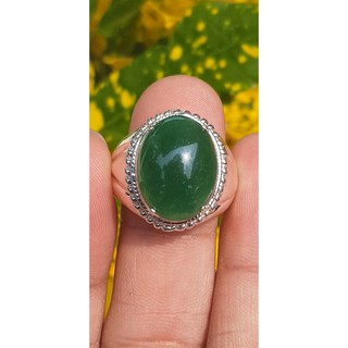 แหวนหยก 翡翠戒指 (Jadeite ring) 9.21 กะรัต (Cts.) ดิบ ไม่ผ่านการปรับปรุง (Type A) พม่า (Myanmar)