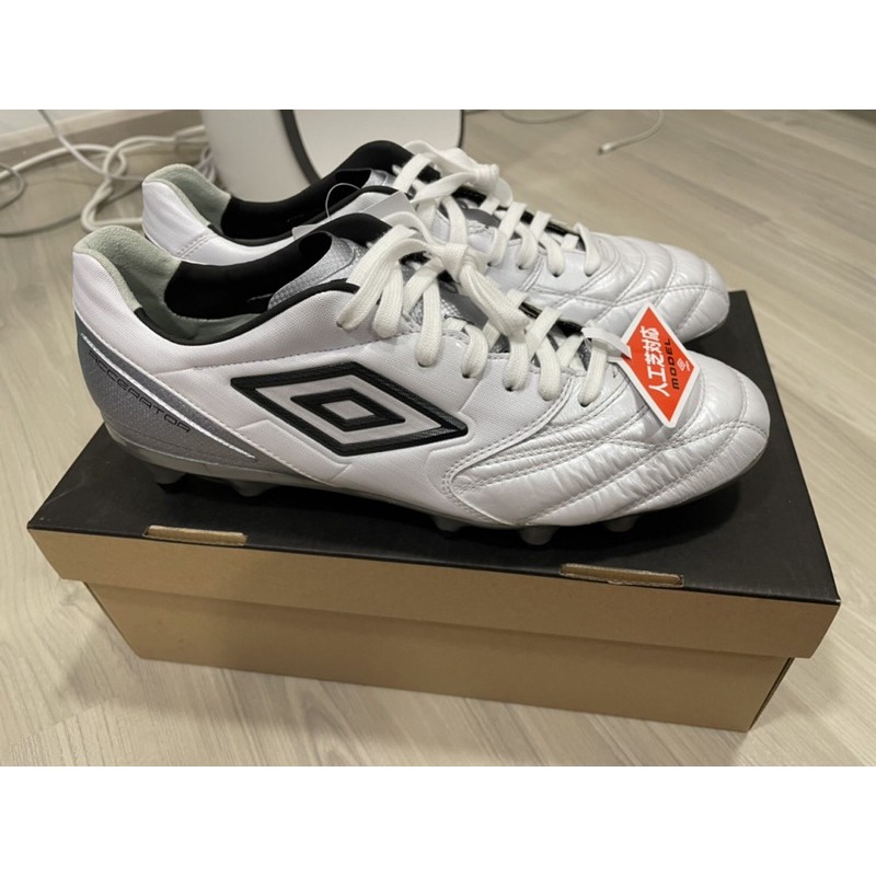 รองเท้าสตั๊ด Umbro Accerator Pro HG