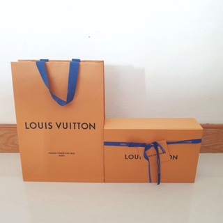 set เล็ก ถุงกระดาษ+กล่องแม่เหล็ก+การ์ด แบรนด์ louis vuitton แท้ 💯% (ซื้อแยกได้)