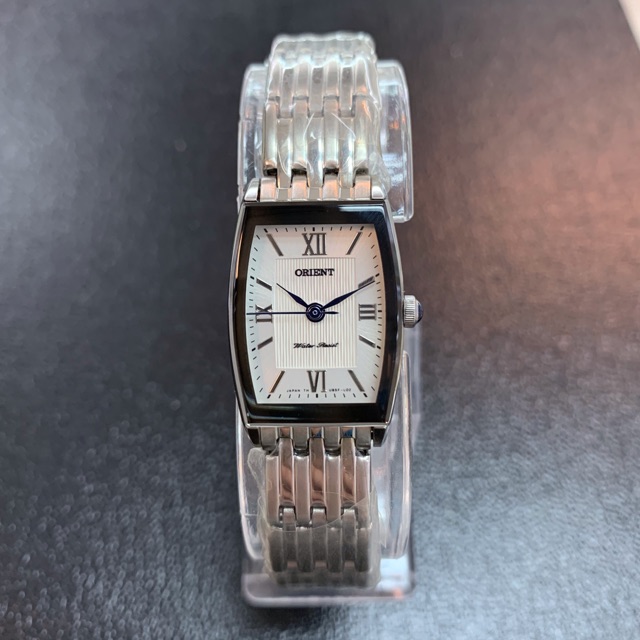 นาฬิกาข้อมือผู้หญิง ORIENT รุ่น CUBSF004W สายเงิน หน้าปัดสีขาว ขอบตัวเรือนดำ