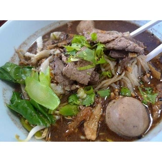 ก๋วยเตี๋ยวพวง ครบเครื่องพร้อมทาน 1พวงมี 5 ห่อ