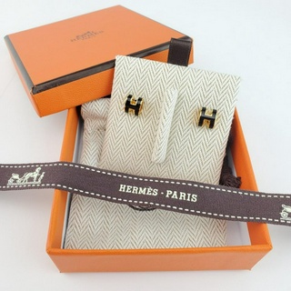 ต่างหู แบรนด์ Hermes Earrings รุ่น Mini Pop H Earrings in Noir สีดำอะไหล่สีทอง ขนาดไซส์มินิ