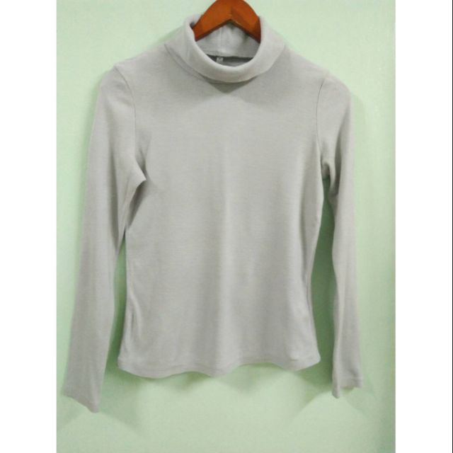 เสื้อ​กัน​หนาว​มือสอง​uniqlo​