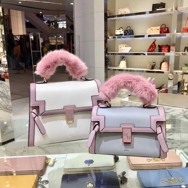 กระเป๋าLYN แท้ 100% รุ่น Gigi ไซส์ S,M