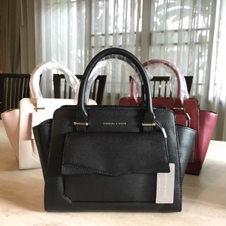 Charles and Keith 1330.-#กระเป๋า #กระเป๋าสะพาย #กระเป๋าแฟชั่น #กระเป๋าแบรนด์เนม #กระเป๋า #กระเป๋าสะพาย #กระเป๋าแฟชั่น #ก