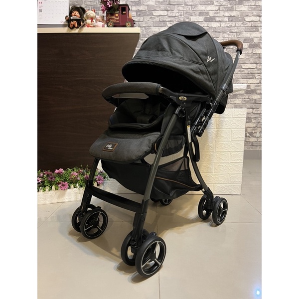 รถเข็นเด็ก ยี่ห้อ Joie รุ่น SMA Baggi 4 WD Flex Stroller สีดำ