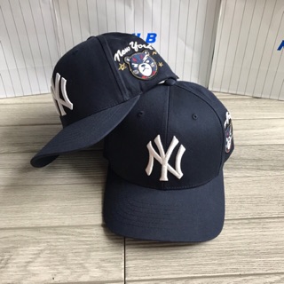 หมวก mlb สีกรม ปักโลโก้ NY ด้านข้างปักรูปหมี 🐻🐻