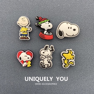 Crocs/jibbitz charms ตัวการ์ตูน Snoopy ตัวการ์ตูน อุปกรณ์เสริมรองเท้า DIY หัวเข็มขัดตกแต่ง