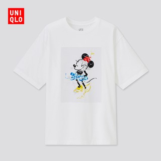 Uniqlo เสื้อยืดลําลองสําหรับผู้ชาย ผู้หญิง แขนสั้น พิมพ์ลาย Disney Art ByYuni UT439990