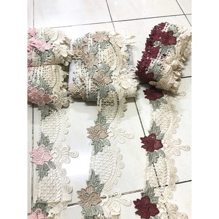 ผ้าลูกไม้ตกแต่งขอบ เมตรละ 120฿