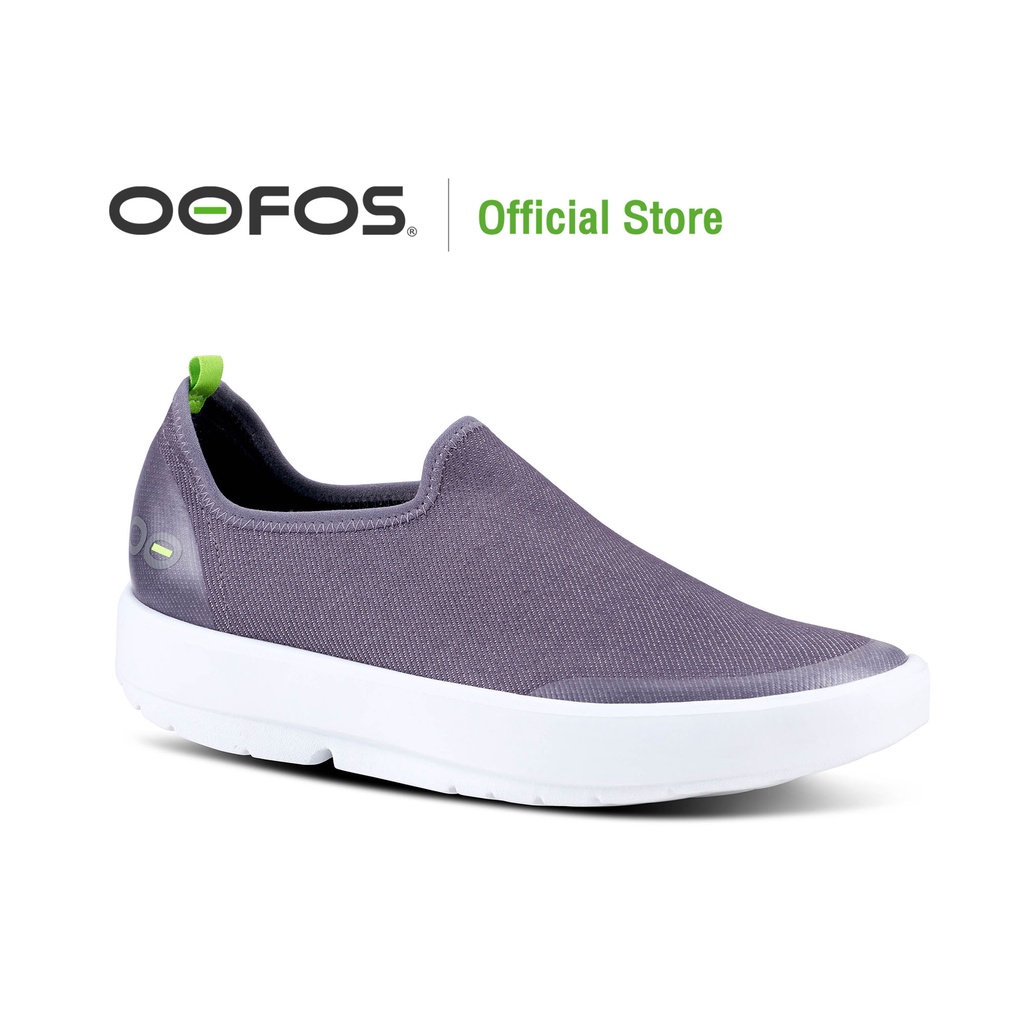 OOFOS OOMG WOMEN'S  EEZEE LOW WHITE & PLATINUM รองเท้าเพื่อการฟื้นฟู