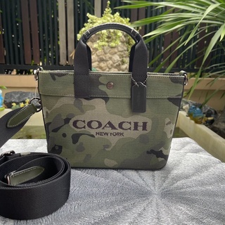 🎀 (สด-ผ่อน) กระเป๋าผ้า 7.5 นิ้ว C9974 สีเขียวลายพราง Coach TOTE 20  With Camo Print