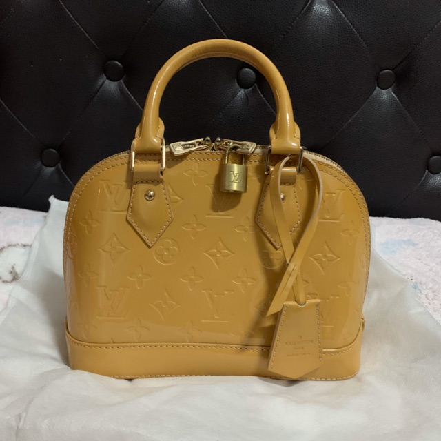 กระเป๋าหลุยส์ วิตตอง LV Alma bb หนังแก้ว เกรด Hi end มือ2