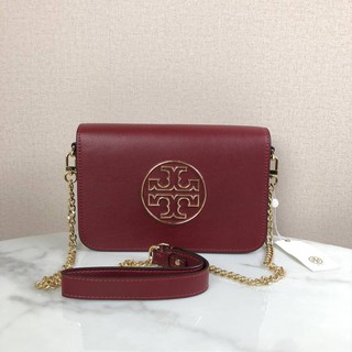 กระเป๋าสะพาย TORY BURCH เปิด - ปิดกระเป๋าด้วยกระดุมแม่เหล็ก