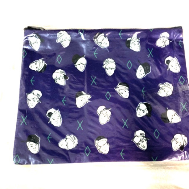 แฟ้มกระเป๋า ลาย exo จาก sm store ของแท้ 100%