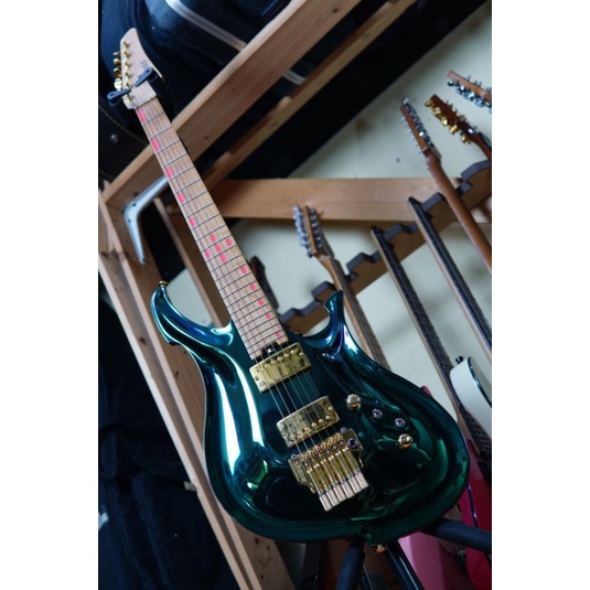 (ส่งฟรี!) Koloss Guitars X-Series : Peacock Finish, Aluminium Chamber Body, Roasted Maple Neck and F