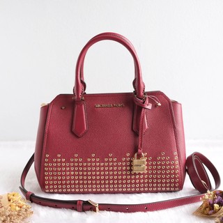 Michael kors hayes medium messenger