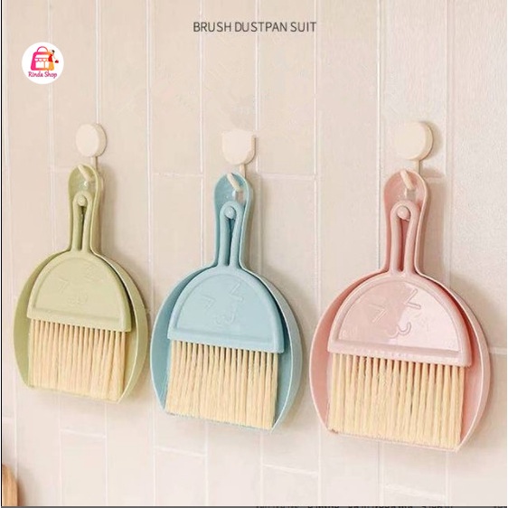 ชุดโกยผงไม้กวาดมินิ แปรงปัดฝุ่น ที่โกยผงโต๊ะทำงาน สุ่มสี คอมพิวเตอร์ รุ่น1691