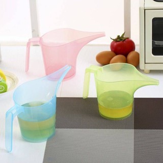 เหยือกพลาสติกปลายยาว Plastic pouring jug