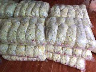 กลอยสด【ถูกที่สุด】 พร้อมส่ง 1 กิโลกรัม กลอยข้าวเหนียวนึ่งออกมาสีสวยสะอาด สัมผัสนุ่ม ปลอดภัย 100%