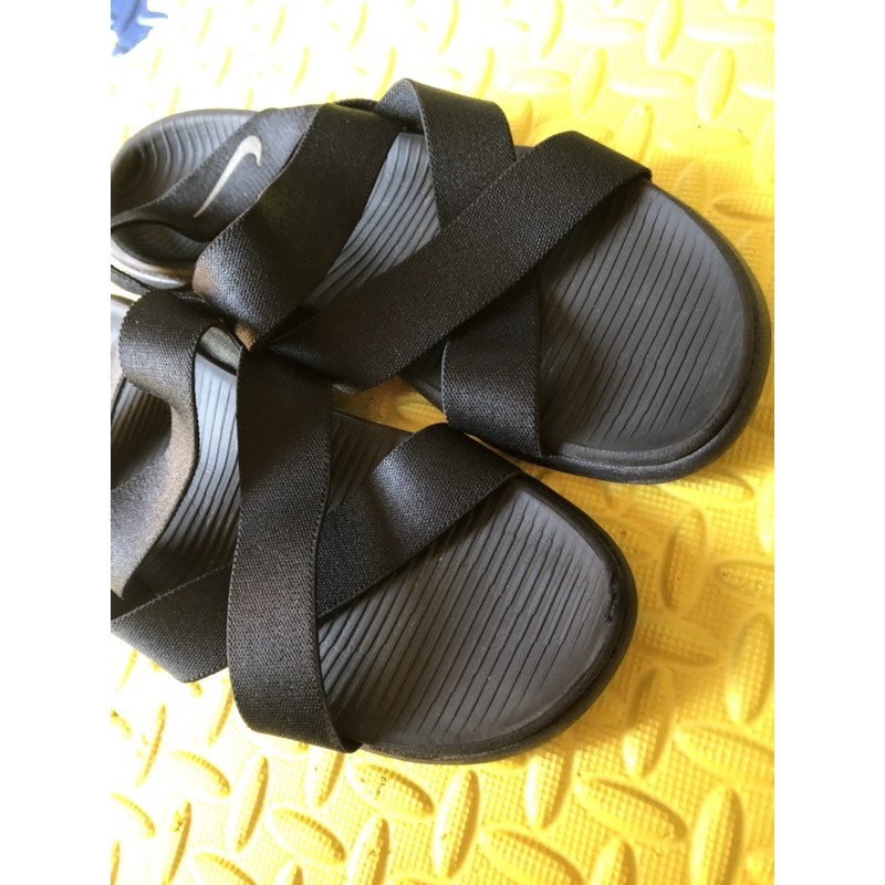 nike roshe one sandal
