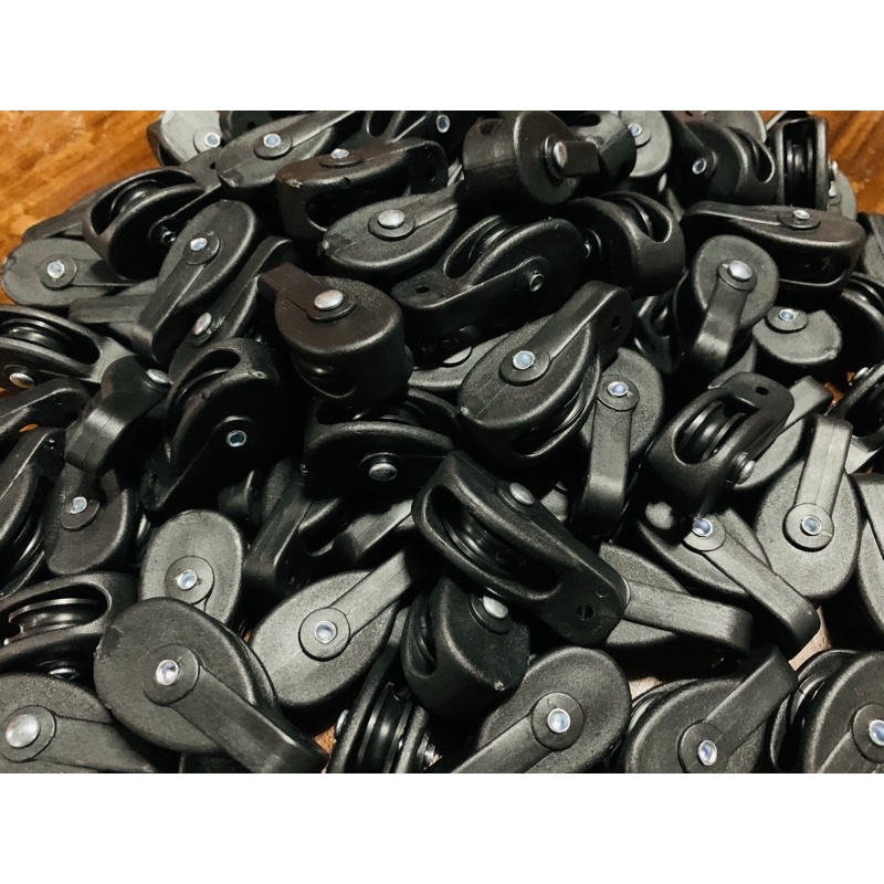 รอกพลาสติก 1นิ้ว ไม่ขึ้นสนิม ไม่เสียงดัง