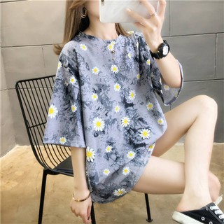 LHfashion👗 เสื้อยืดทรงโอเวอร์ไซต์แต่งกิมมิคลายดอกน่ารักกุ๊บกิ๊บ
