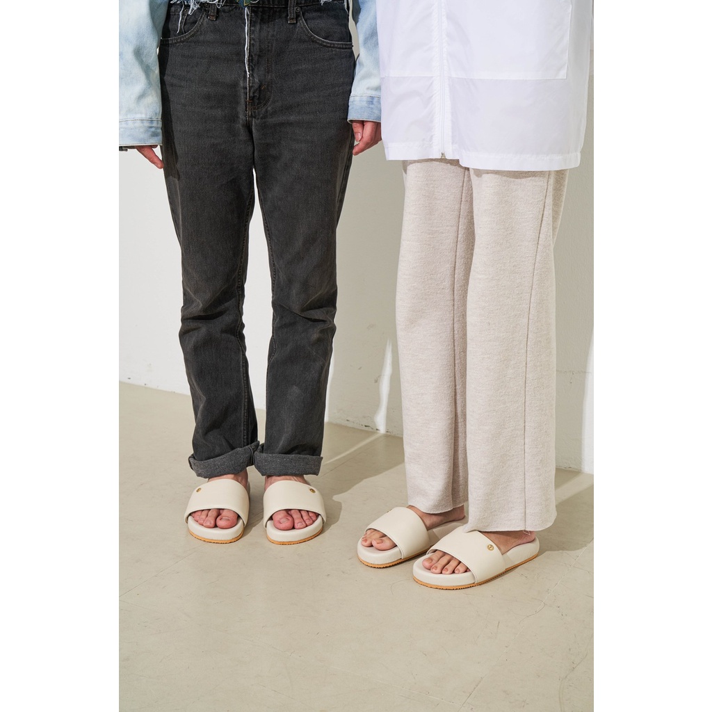 PUFFSHOES.OFFICIAL : DAIKI WALK Foot Therapy Series Beige