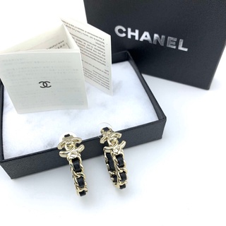 ต่างหู New Chanel HoopsEarrings มาแล้วคะ คอลเลคชั่น เด็ด งานสวยคุณภาพดี พร้อมส่ง นะคะ (No box) ถ่ายสดจากสินค้าจริง100%