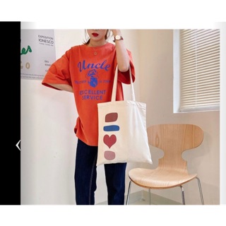 พร้อมส่ง!!!!!! Love me tote bag 220บาท โท้ท ทรงกระเป๋าผ้าสุดคลาสสิค พิมพ์ลายสีคมชัด