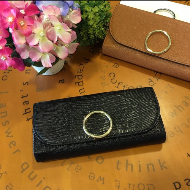 CHARLES & KEITHกระเป๋าเงินแบบยาว หนัง PU ลายสวยสุดฮิต