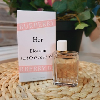 BURBERRY MY BURBERRY Her Blossom Eau De Toilette 5ml (Sample Size) กลิ่นหอมหรูหราสไตล์สาวผู้ดีอังกฤษ