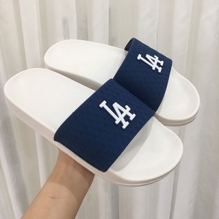 รองเท้าแตะผู้ชายสายไขว้ลายนูน LA คุณภาพสูง - เทรนด์มาแรง