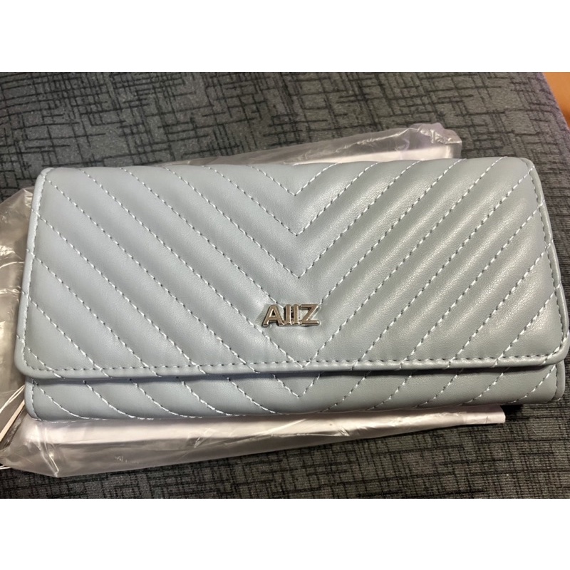 กระเป๋าสตางค์ AIIZ ของใหม่
